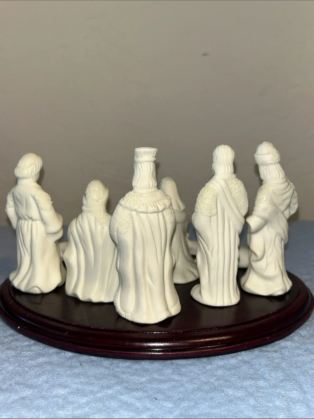 World Bazaars Jade Collection 11-Piece Porcelain Nativity Scene Set Oval Base